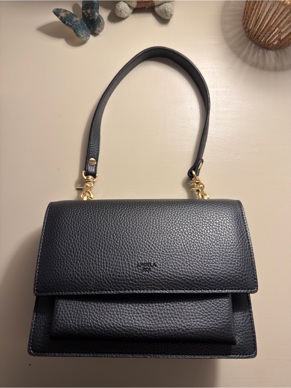 Angela Roi Eloise Signet in Black